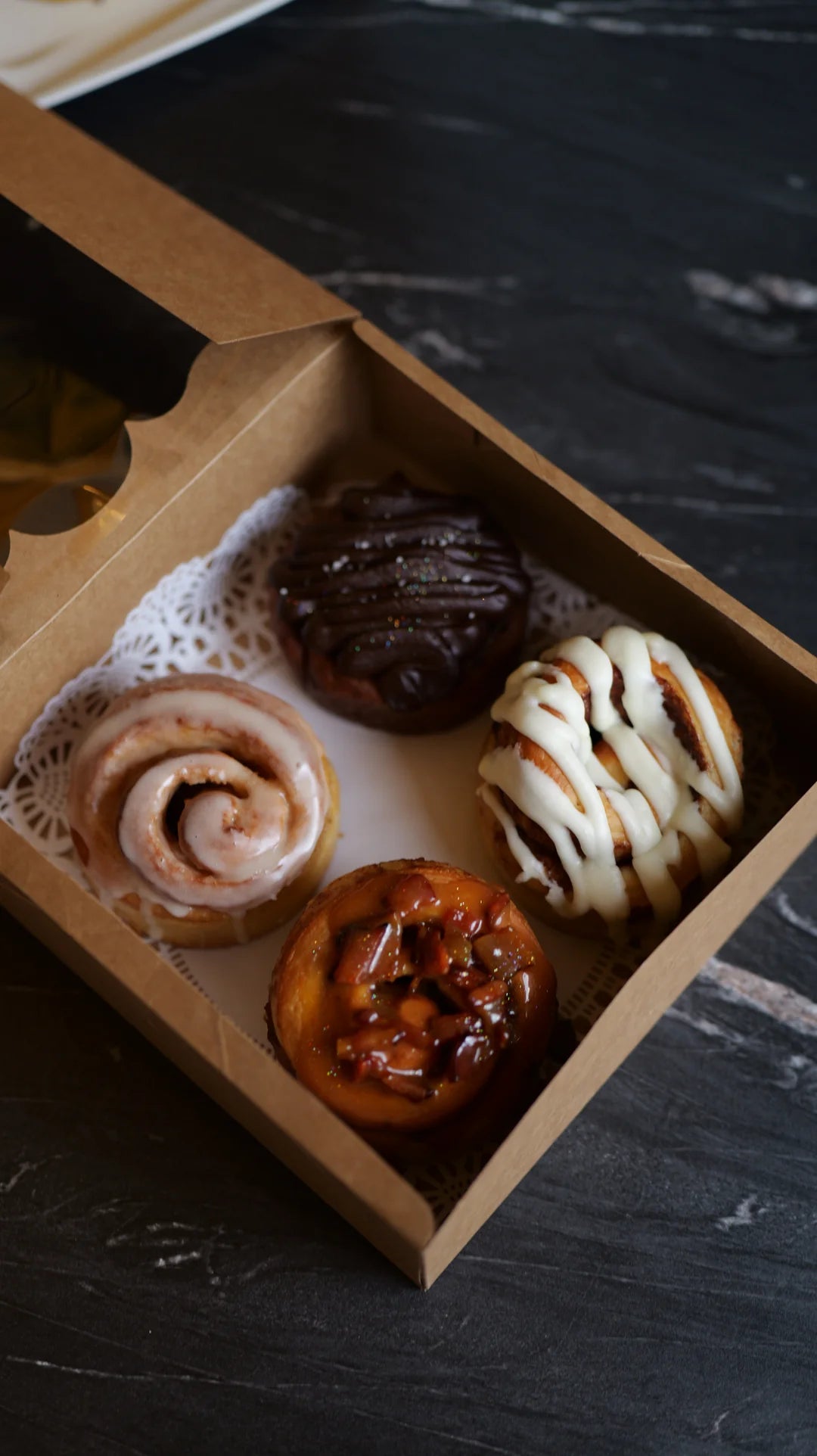 Season Cinnamon Roll Box